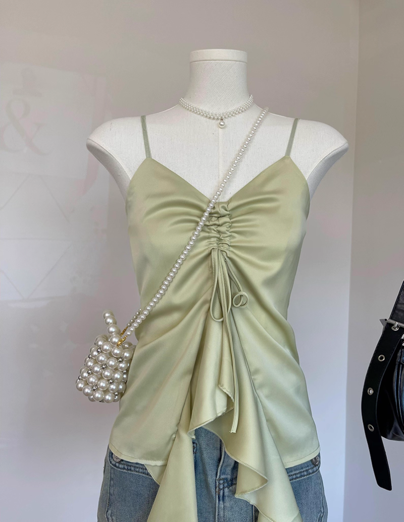 V-RINGAD TOPP MED VOLANGKANT