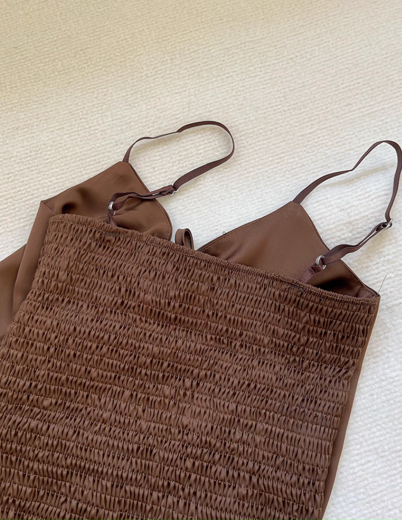 V-RINGAD TOPP MED VOLANGKANT