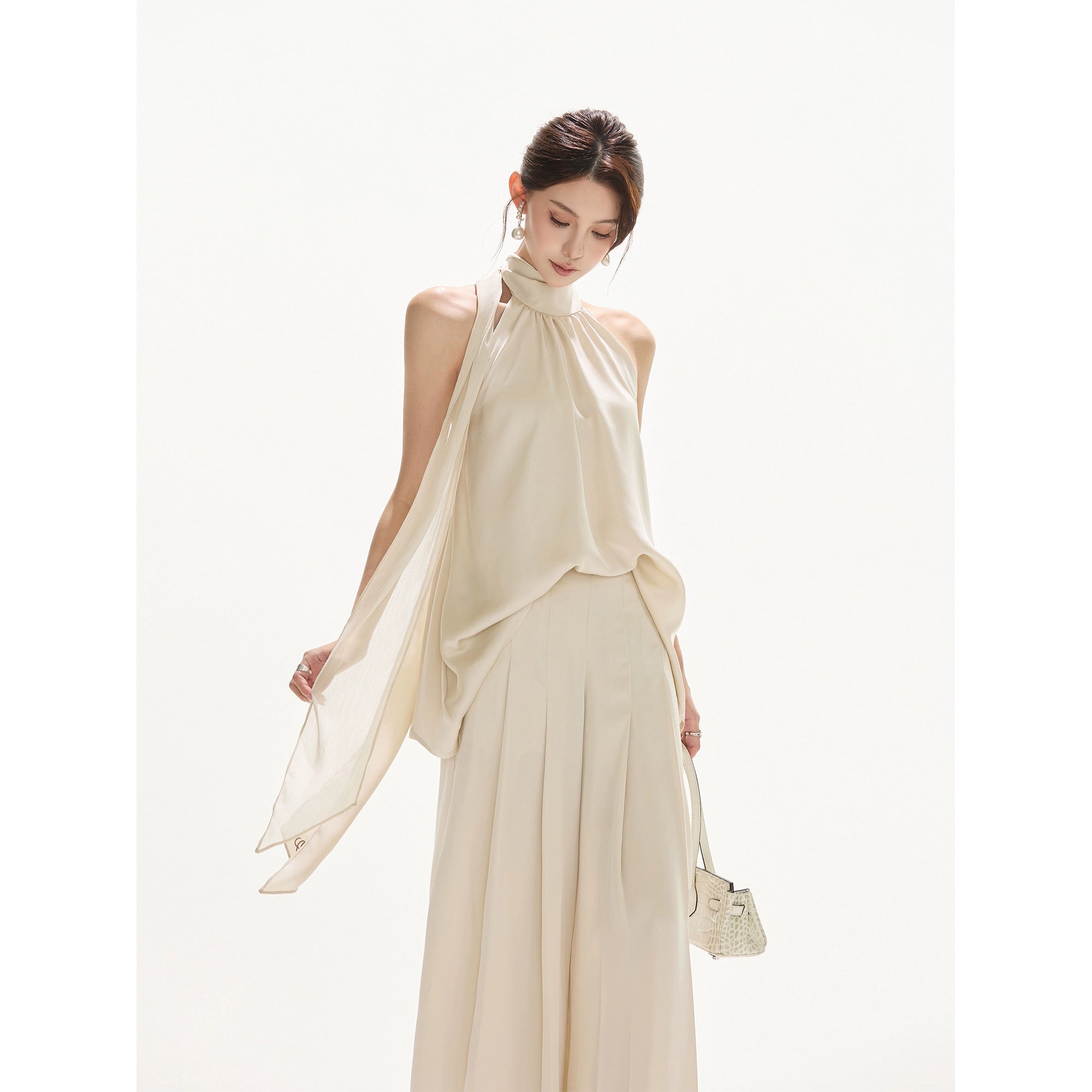 CHAMPANGE-VIT OLD MONEY TVÅDELAT SET BYXOR & TOPP