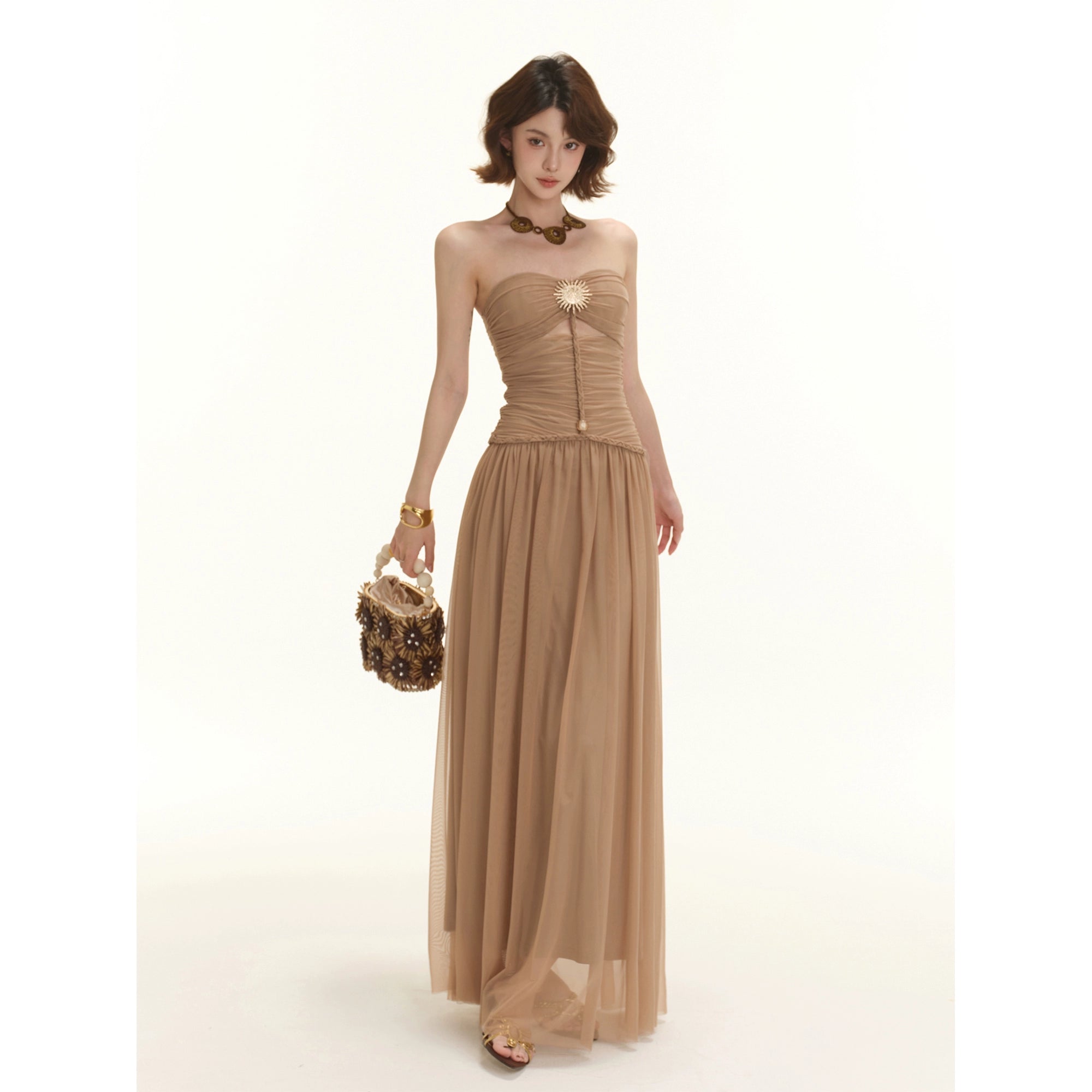 BANDEAU-MAXIKLÄNNING MED FLÄTOR