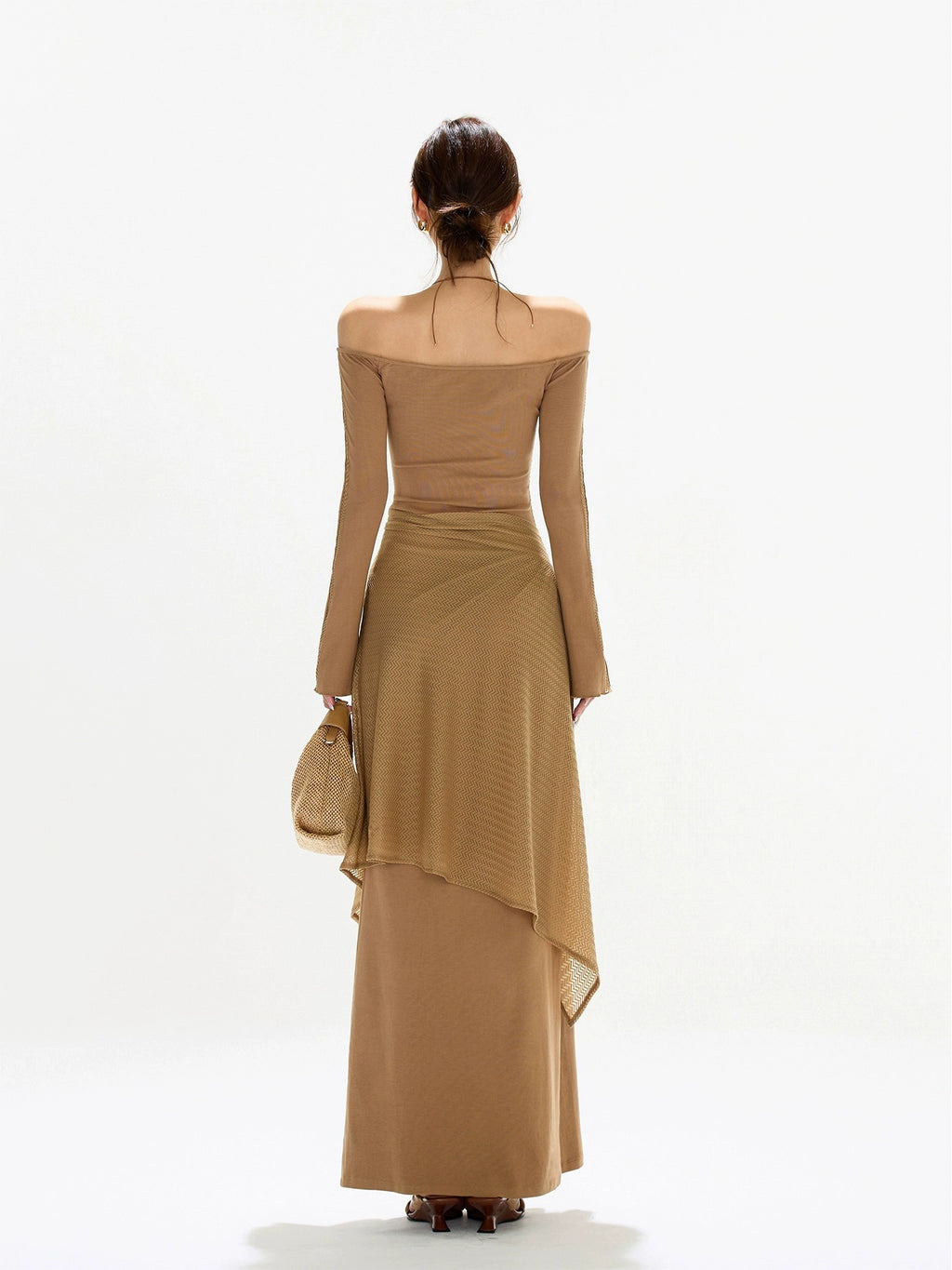 LUFTIG DRAPERERAD KLÄNNING MED SJAL