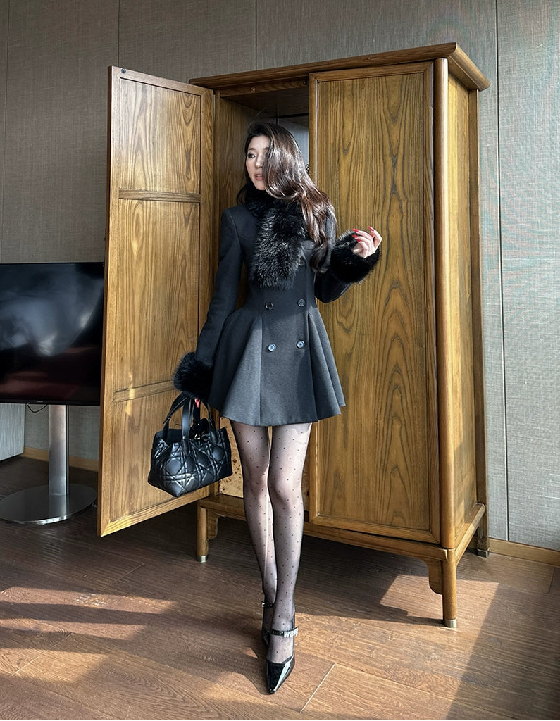 CHIC FLARED KAPPA MED PÄLSKRAGE