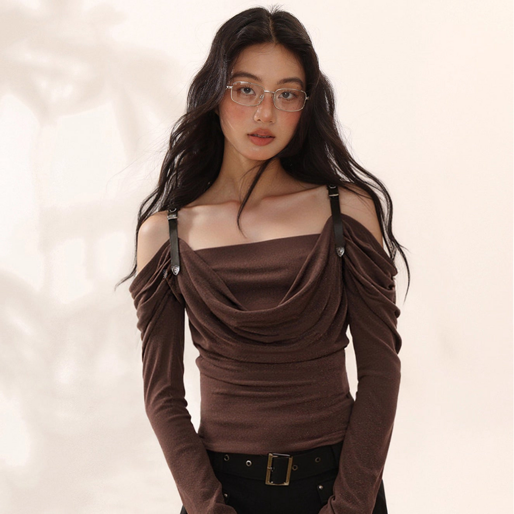 OFF SHOULDER TRÖJA MED LÄDERREMMAR
