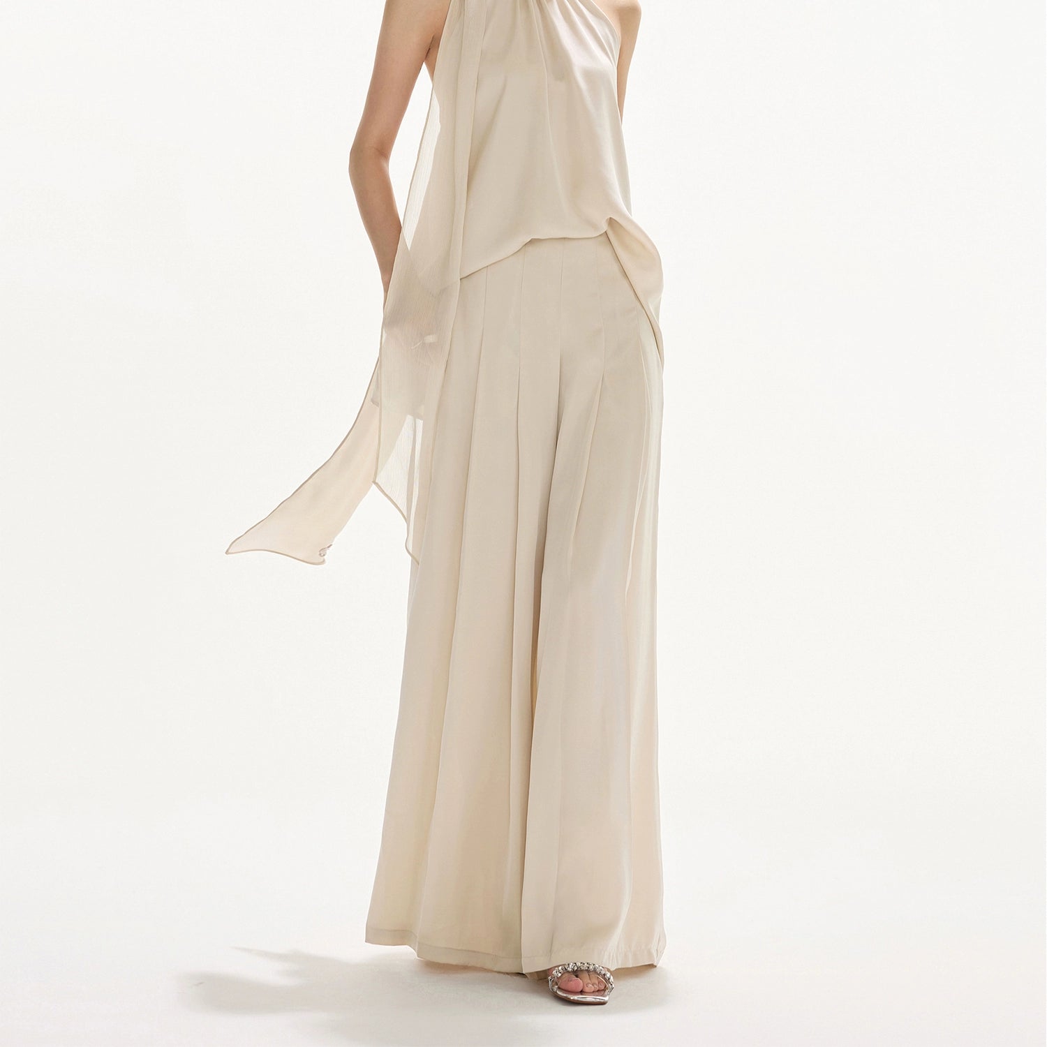 CHAMPANGE-VIT OLD MONEY TVÅDELAT SET BYXOR & TOPP